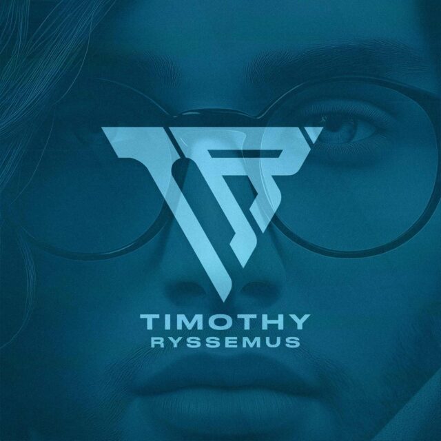 He diseñado un logotipo que combina formas geométricas inspiradas en las teclas de un piano, junto con una tipografía moderna que refleja estructura y creatividad. El triángulo invertido simboliza estabilidad y visión, y el diseño muestra su versatilidad al adaptarse fácilmente a diferentes medios, tanto digitales como físicos.

🔥 Si buscas darle a tu marca un estilo único y versátil, hablemos.

Estoy listo para colaborar y llevar tus ideas al siguiente nivel.

#logodesigner 
#artistlogo
